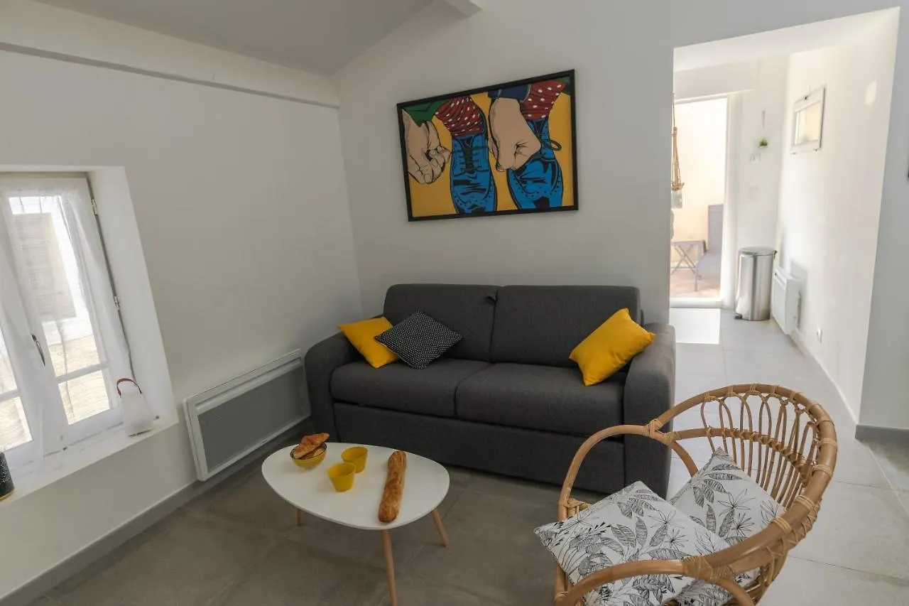 Apartment Appartement Terrasse Climatise Calme En Centre-Ville L'Isle-sur-la-Sorgue France
