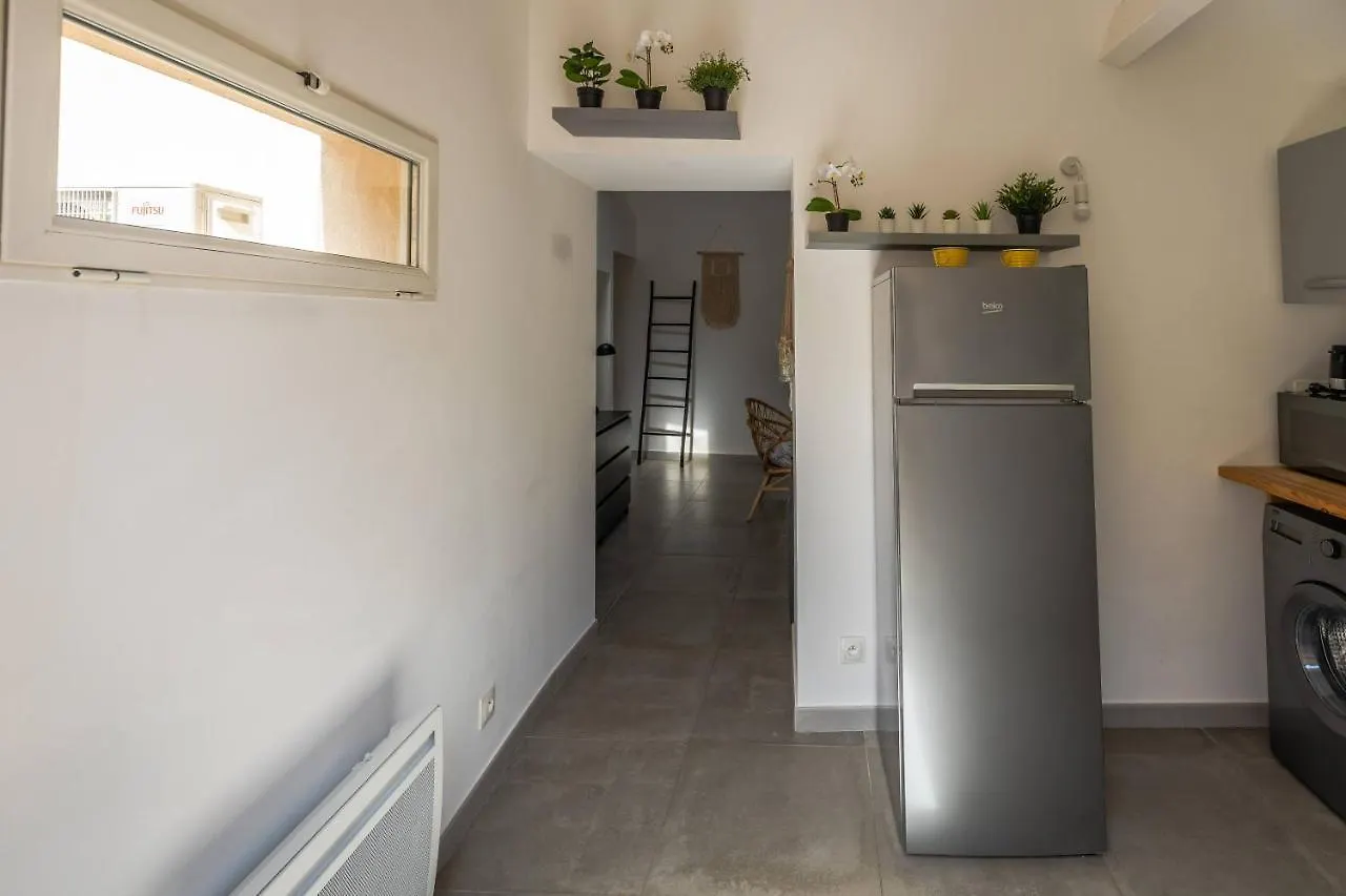 Appartement Terrasse Climatise Calme En Centre-Ville L'Isle-sur-la-Sorgue 0*,
